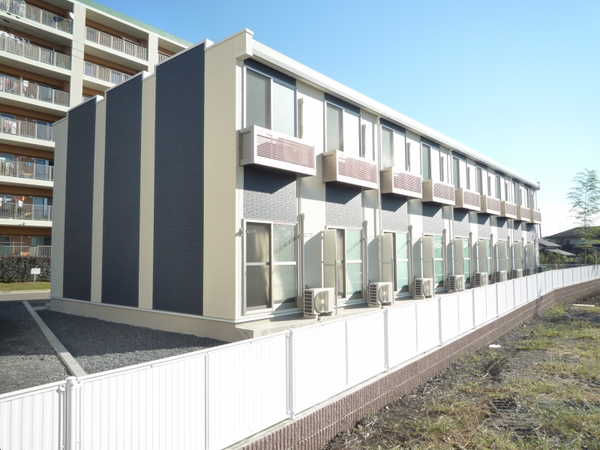 Bên ngoài LEONEXT HOPE IV