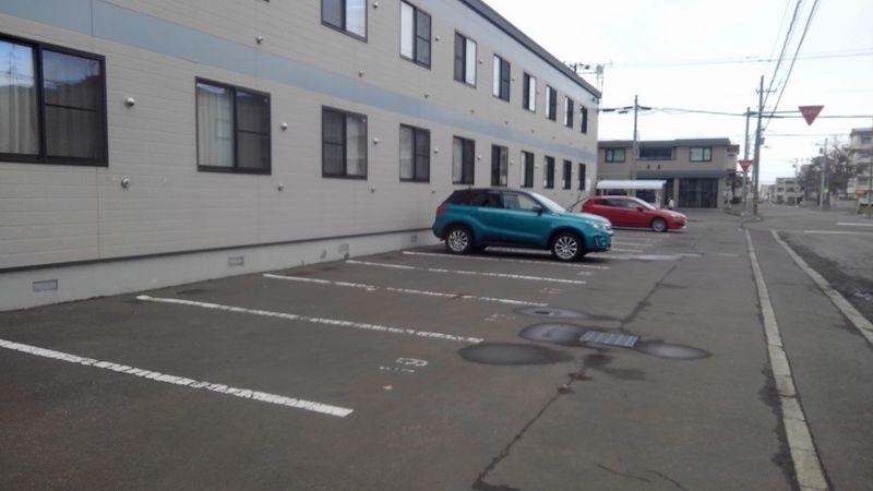 レオパレスノースシティⅢ 駐車場