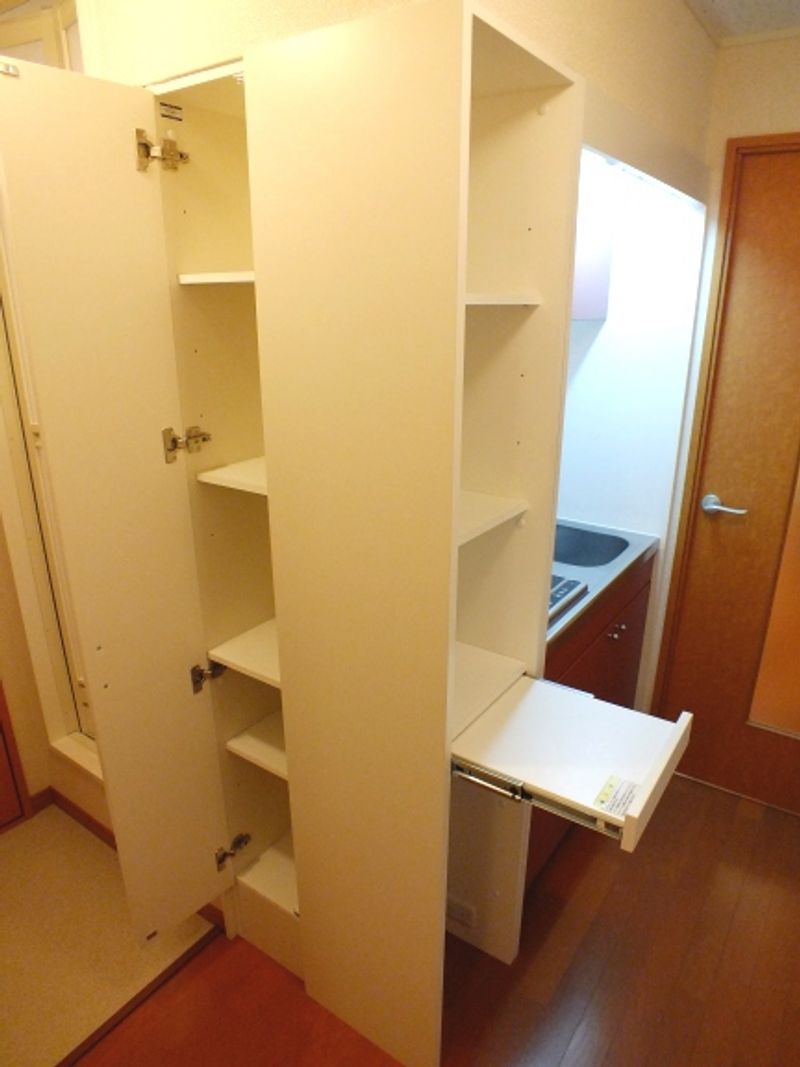 レオパレスクレール光優Ⅰ 収納