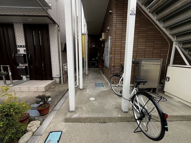 レオパレスサンハイツ エントランス