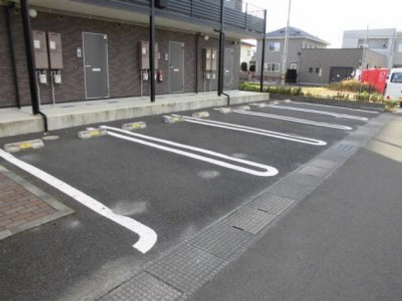 レオネクストいずみ 駐車場