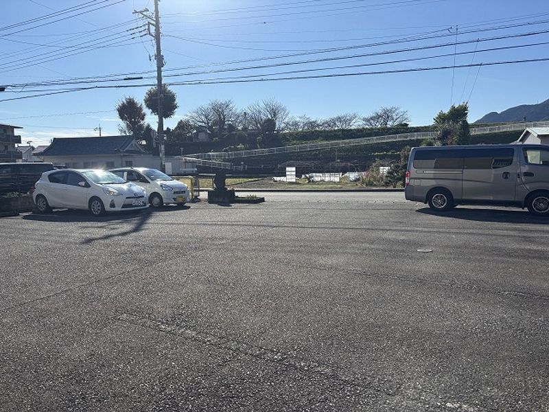 レオパレス新町 駐車場