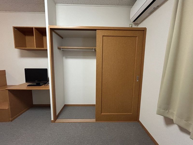レオパレスｐｉｎｅ　ｃｒｅｓｔ 収納