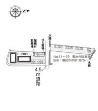 レオパレス伊部 駐車場