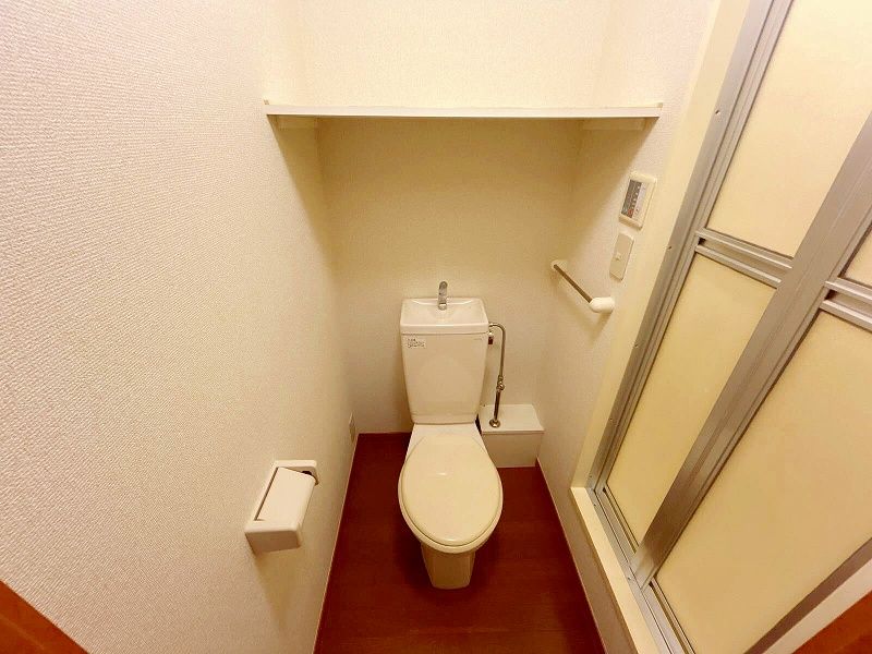 leopalace Sunrise Toilet