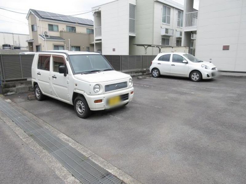 レオパレスＤｏｌｃｅＦｉｏｒｉ 駐車場