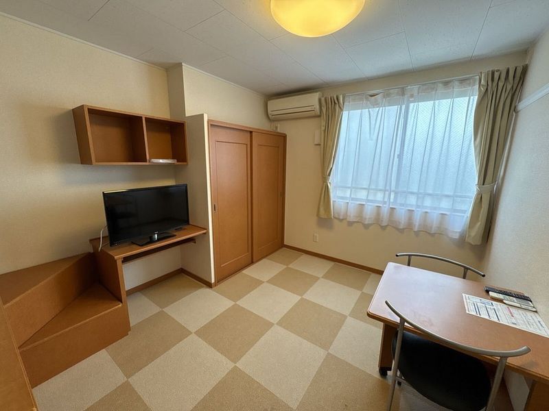 レオパレスアイⅡ 居間