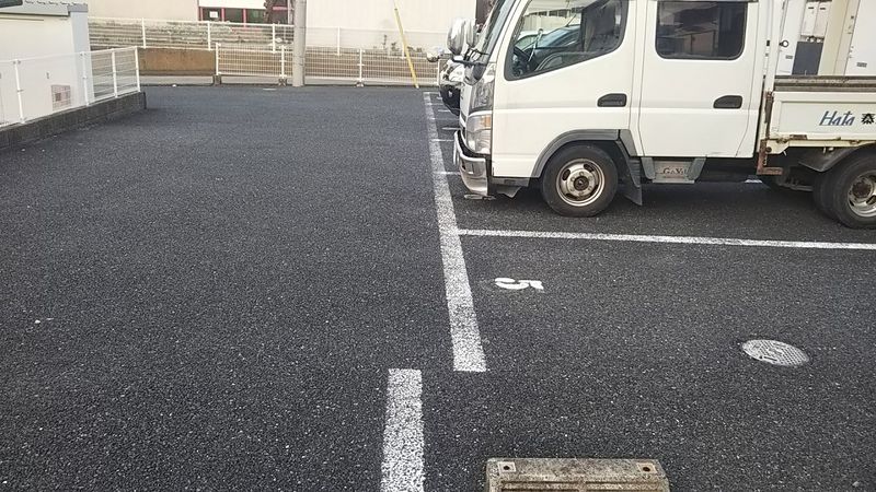 レオパレス醍醐 駐車場