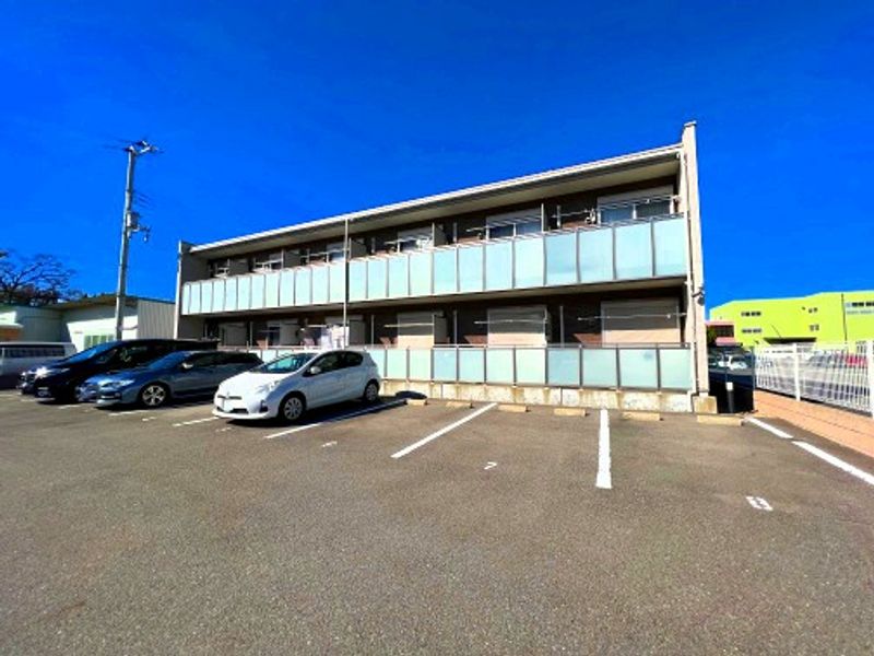 クレイノエスパース 駐車場