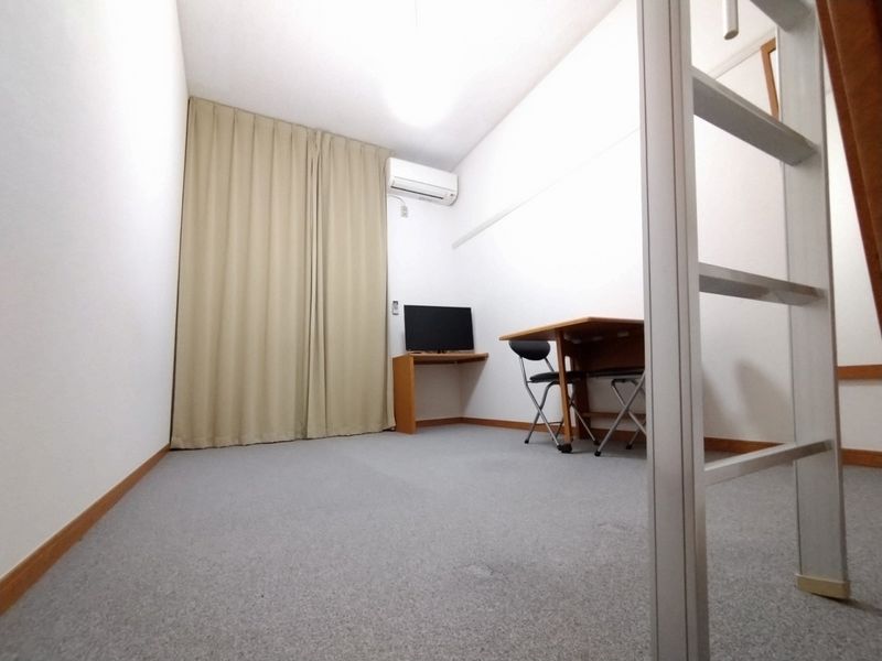 レオパレスミヤⅡ 居間