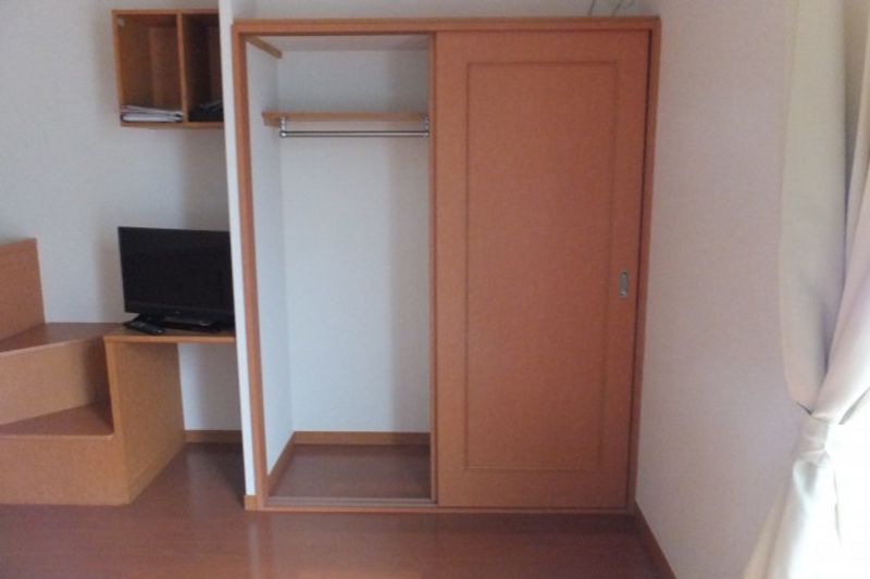 レオパレスひまわり 収納