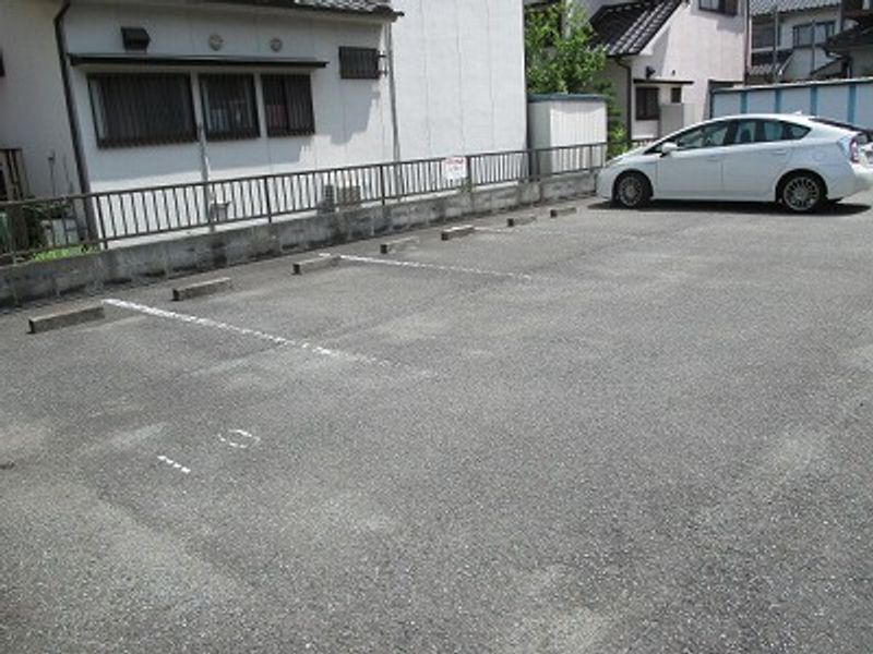 レオパレスＤｒｅａｍ　Ｒｏｏｍ 駐車場