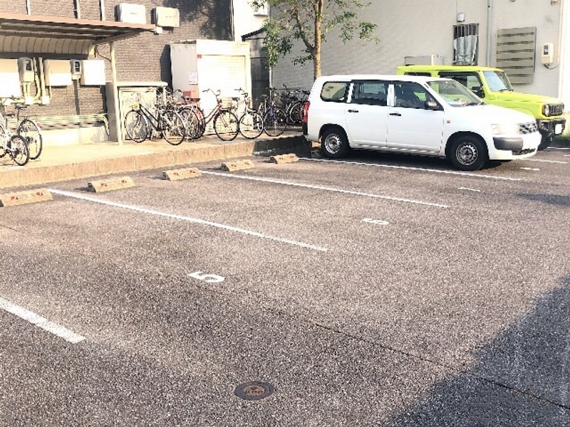 LEONEXT Diana Bãi đỗ xe