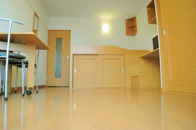レオパレス屋敷 居間