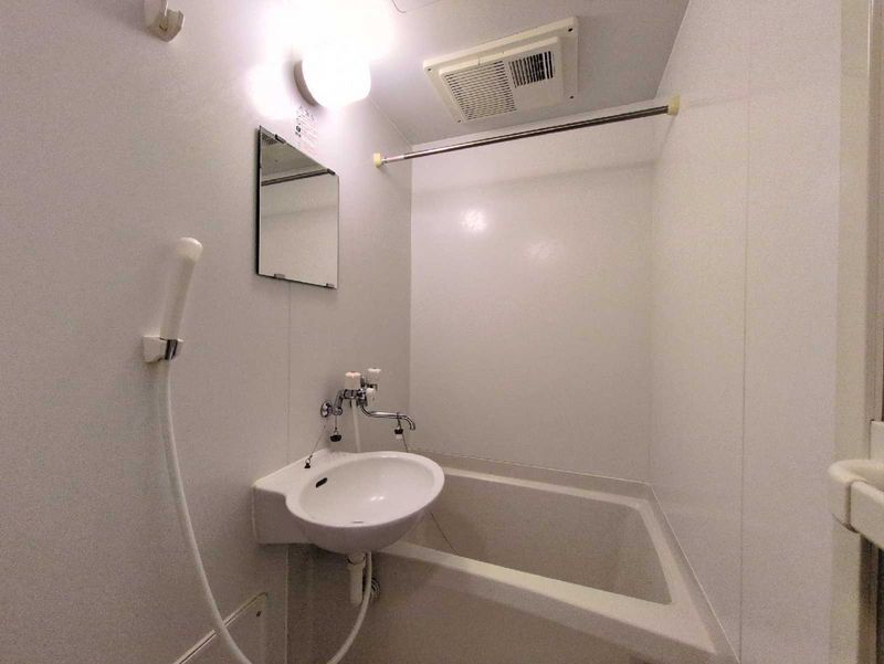 leopalace Kitajima Sanbankan Bathroom