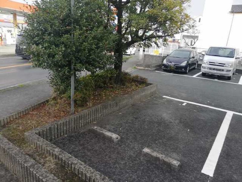 レオパレスドリーム 駐車場