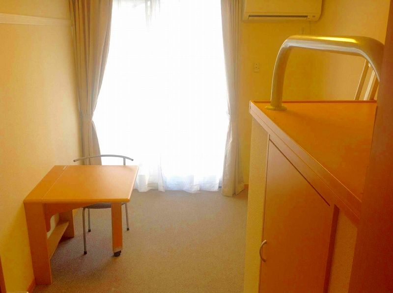 レオパレス小町Ｃ 居間