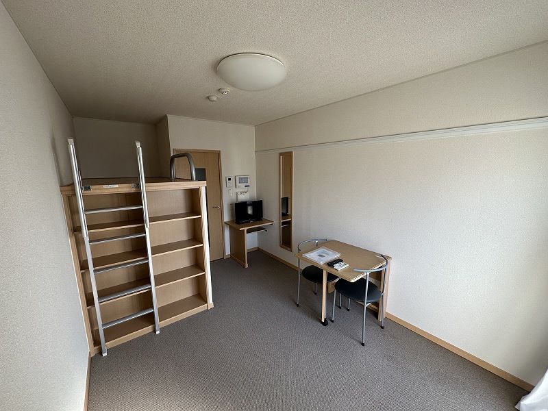 レオパレス竹松 寝室