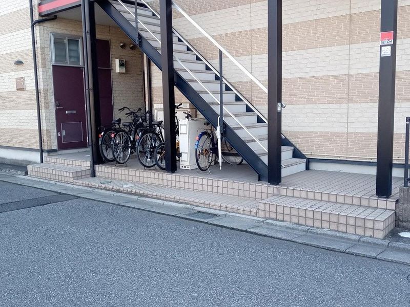 レオパレスステージ エントランス