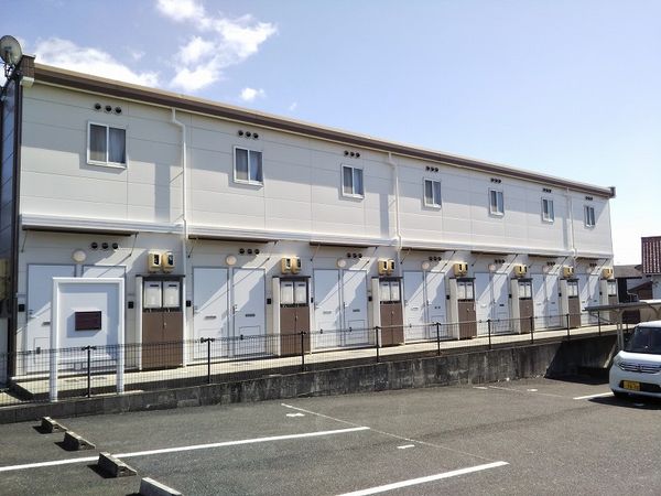 レオパレスリスリー 外観