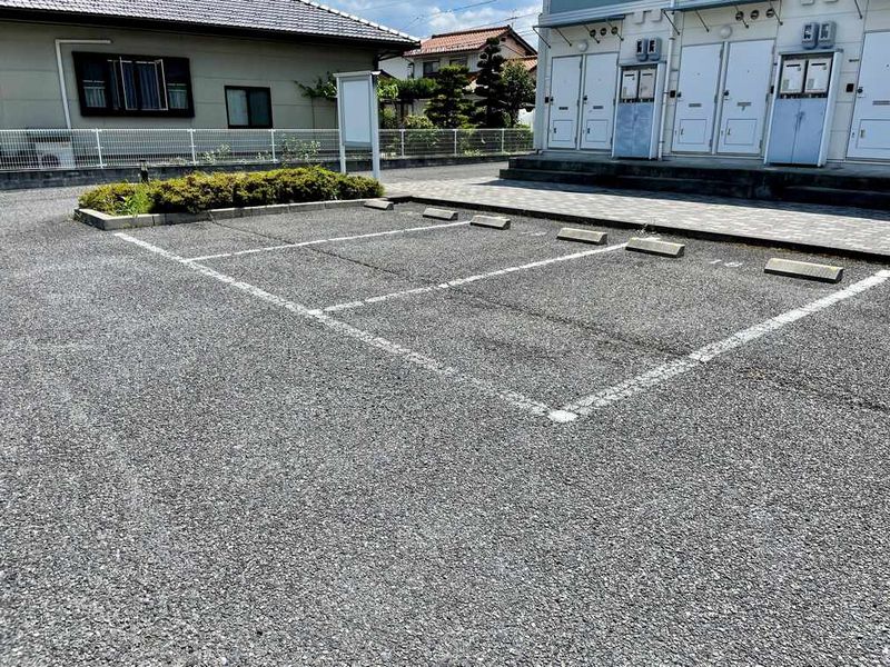 レオパレス信州ＩＮ−３ 駐車場