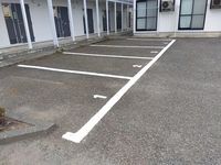 レオパレス西部 駐車場