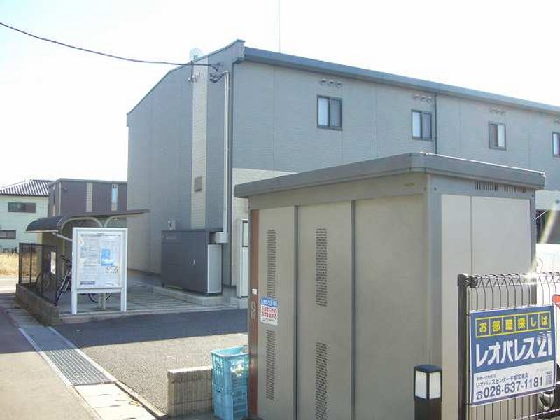 レオパレスクサカワＡ エントランス