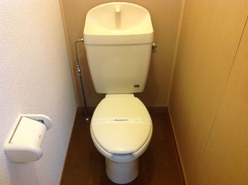 レオパレスロタシオン トイレ