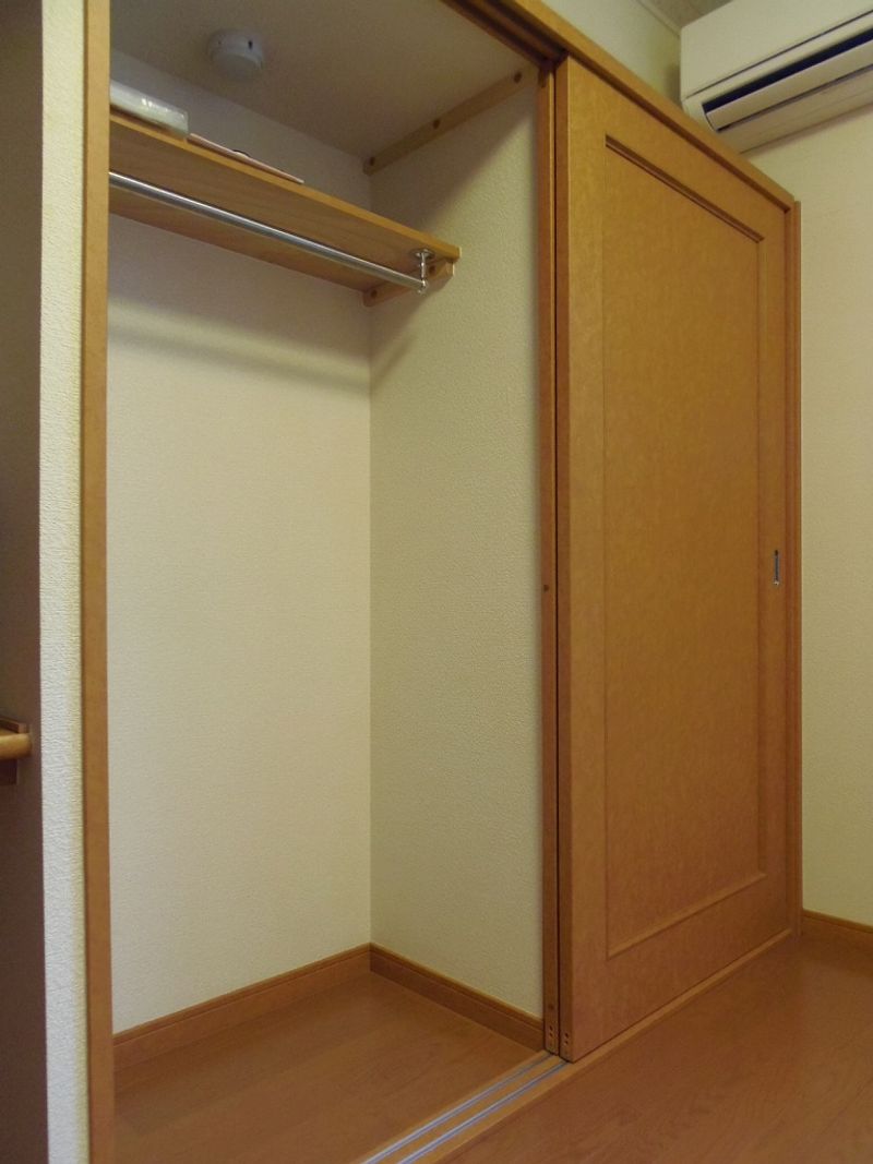レオパレスメルベーユ 収納