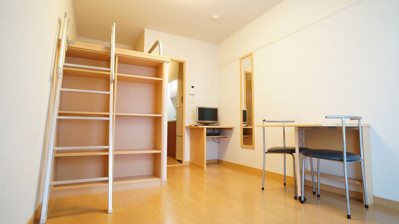 レオパレス生野Ⅲ 居間