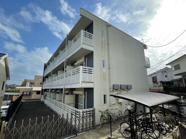 LEONEXT Palette exterior