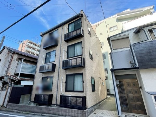 LEONEXT Waganse B exterior