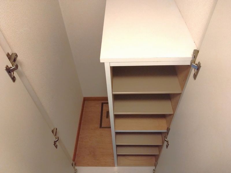 レオパレス睡蓮 玄関