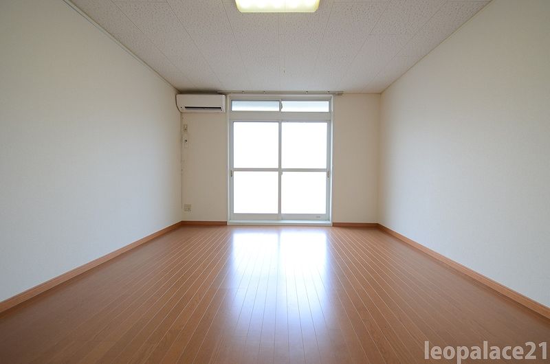レオパレスＳｔ．Ｌｅａｆ１号館 寝室