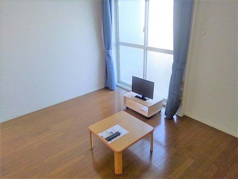 レオパレスサンメッセ 居間