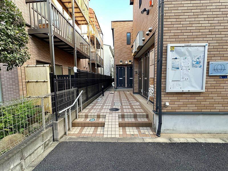 レオネクストグレイスタートル エントランス