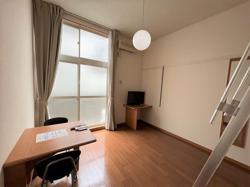 レオパレスマイス 居間