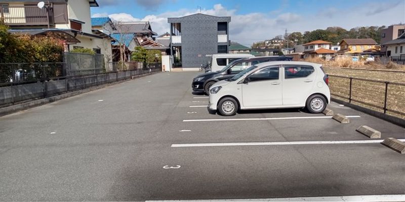 レオパレスエスペランサ 駐車場
