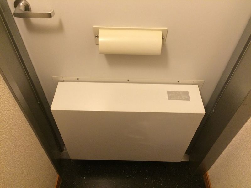 レオパレスサンセール 玄関