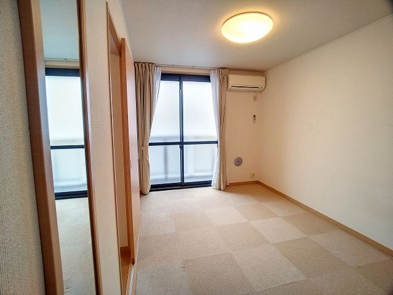 レオパレスエムエムワン 居間