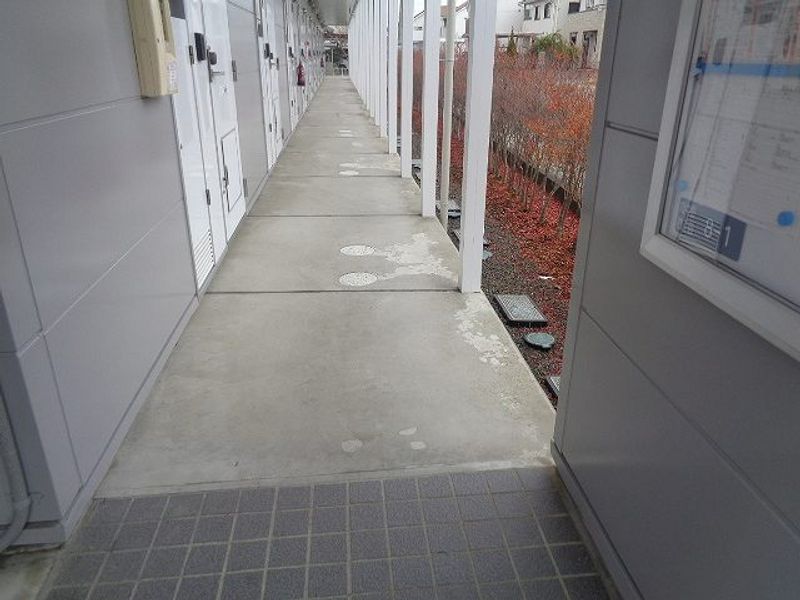 レオパレスｔｒｏｉｓピエールＡ エントランス