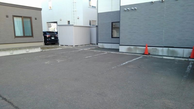 レオパレスミーム　新川 駐車場