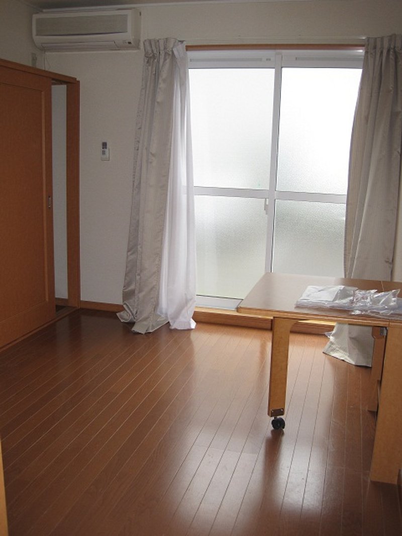 レオパレス花水木館 居間