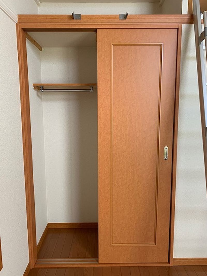 レオパレス臨港線 収納