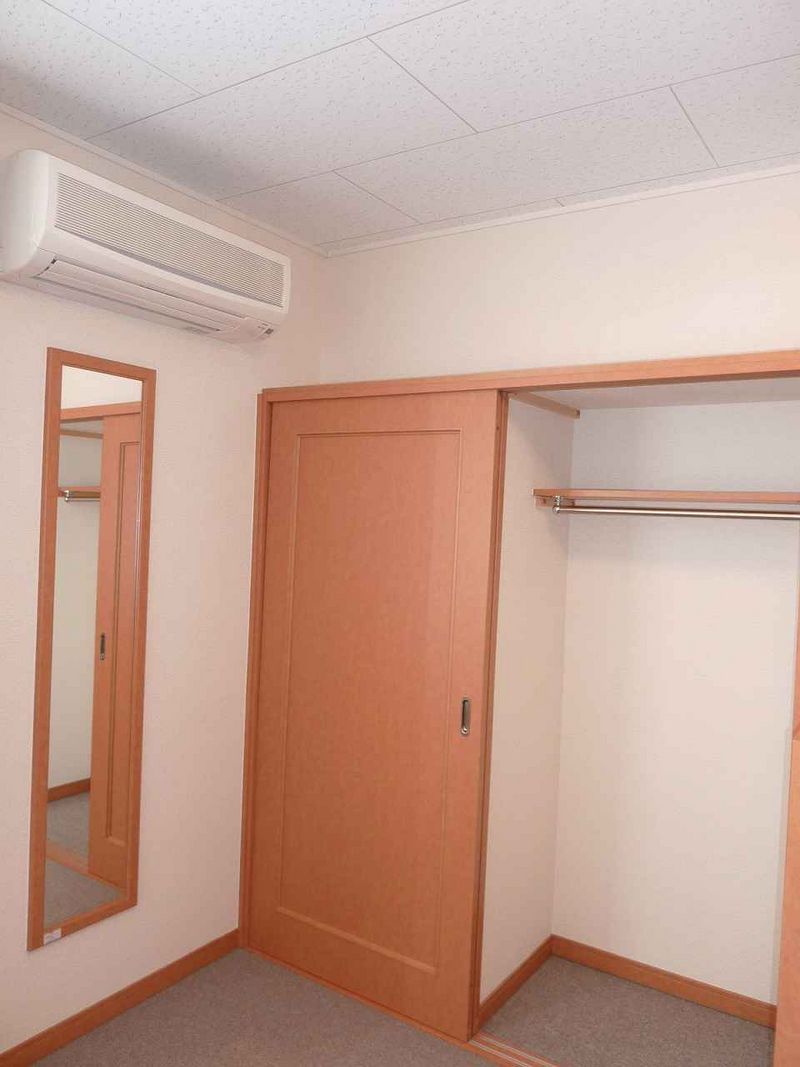 レオパレスクレール 収納