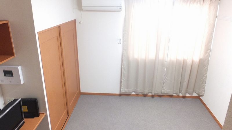レオパレスサカサガワ 居間