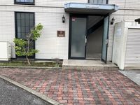 レオパレス鏡島 エントランス