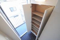 レオパレスひまわり荘 玄関