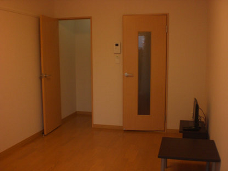 レオパレスカメリヤ 居間