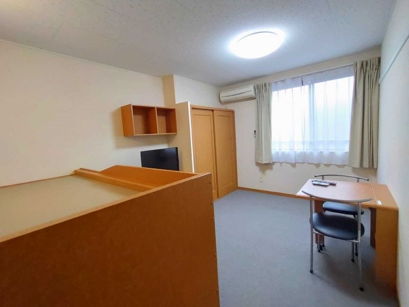 レオパレスニュー　シャルマン 居間